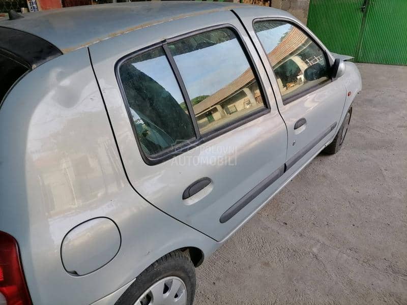 Renault Clio -  kompletan auto u delovima