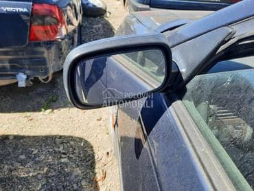 levi retrovizor za Toyota Avensis