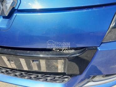 Renault Megane 2011. god. -  kompletan auto u delovima