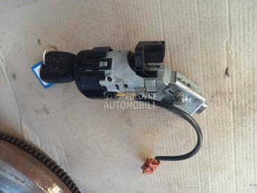 Kontakt brava za Peugeot Partner od 2008. do 2017. god.