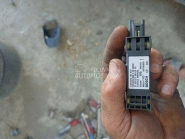 Senzor pojasa za Mitsubishi Carisma od 1998. do 2003. god.