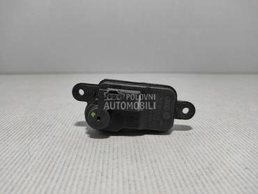 MOTORIC POKLOPCA REZERVOARA za Audi A3