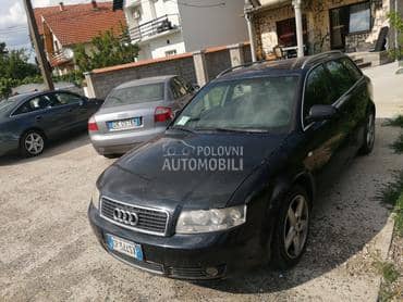 Audi A4 -  kompletan auto u delovima