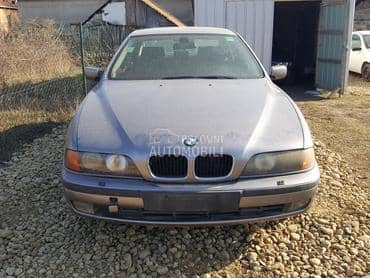 BMW 520 -  kompletan auto u delovima