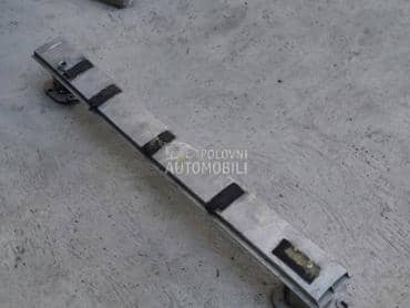 NOSAC ZADNJEG BRANIKA za Peugeot 308