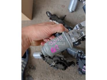 zadnji motoric brisaca za Audi Q3