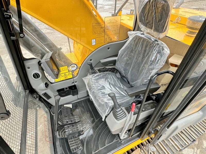 JCB 215LC
