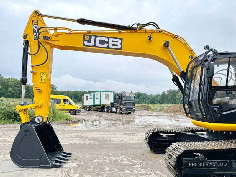 JCB 215LC