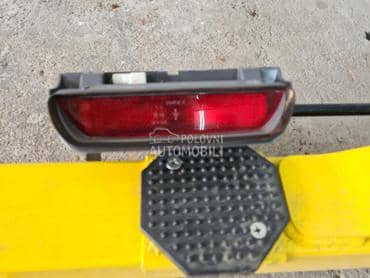 stop svetlo za Nissan Terrano od 1993. do 2001. god.