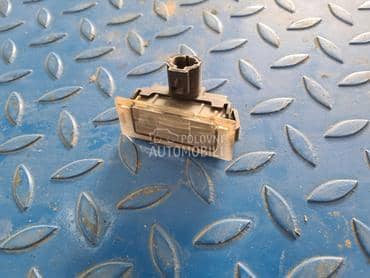 svetlo tablice za Nissan Terrano od 1997. do 2001. god.