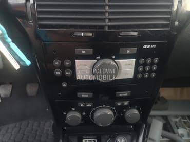 Radio CD 30 MP 3 za Opel Astra H