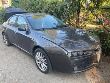 Alfa Romeo 159 Delovi -  kompletan auto u delovima