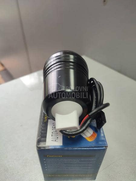 Dodatni far za motor