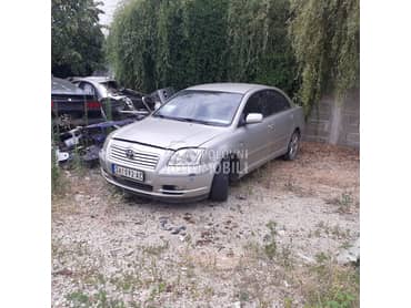 Toyota Avensis -  kompletan auto u delovima