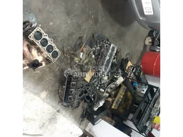 Toyota Avensis -  kompletan auto u delovima