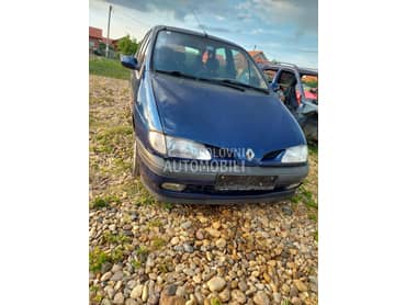 Renault Scenic -  kompletan auto u delovima
