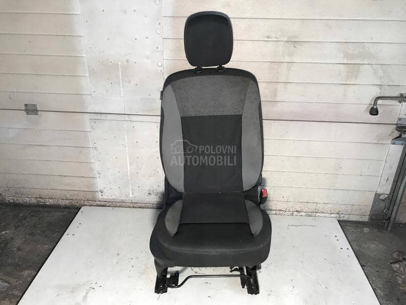 Sedište 1.9 1.5 dCi