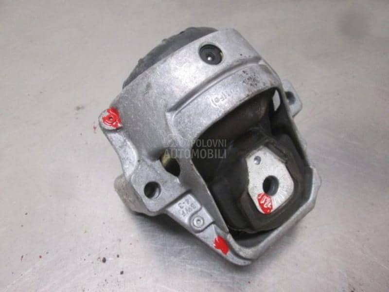 Nosač motora 3.0 2.7 2.0 TDI