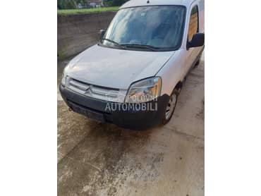 Far,hauba,maska,krilo,vrata za Citroen Berlingo od 2002. do 2011. god.