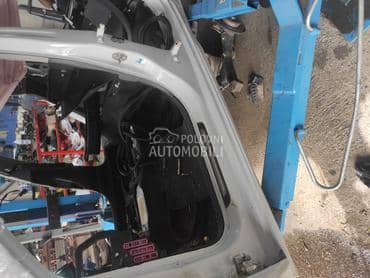 ljevi prag krak za Audi A1 od 2010. do 2017. god.