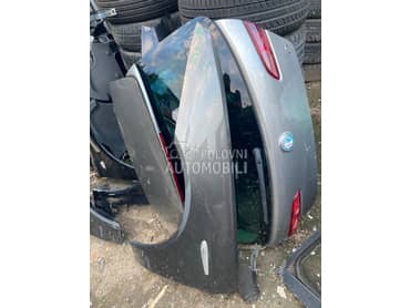 Krilo Krila kod boje 639 za Alfa Romeo 159 od 2005. do 2011. god.