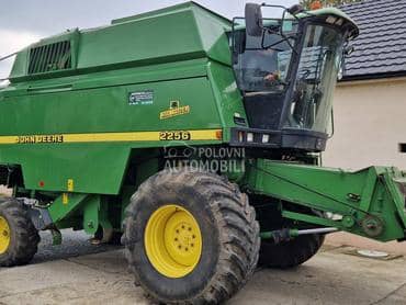 John Deere 2256