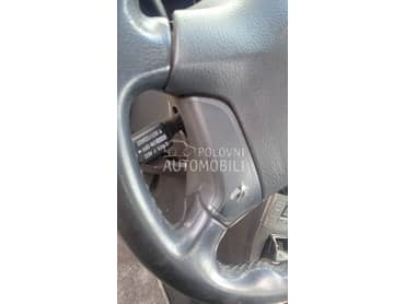 Toyota Avensis -  kompletan auto u delovima