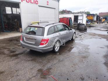 gepek vrata za Mercedes Benz C Klasa od 2007. do 2014. god.