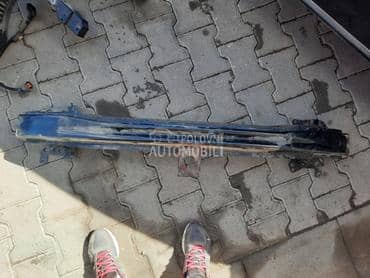 sina branika za Volkswagen Golf 5