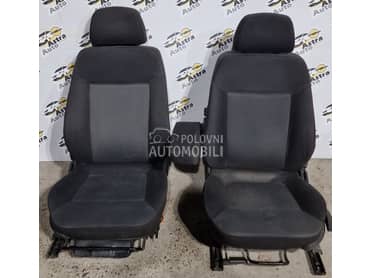 Prednja Sedišta sa naslonom za Opel Zafira od 2005. do 2012. god.