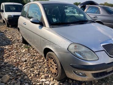 prednjica svetlo siva za Lancia Ypsilon od 2003. do 2007. god.