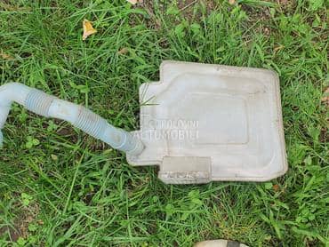 posuda tečnosti brisača za Volkswagen Golf 5