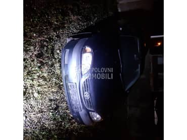 Toyota Avensis -  kompletan auto u delovima