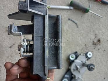 Brava gepek vrata za Mazda 3 od 2003. do 2009. god.