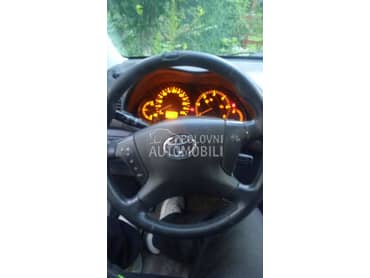 Toyota Avensis -  kompletan auto u delovima