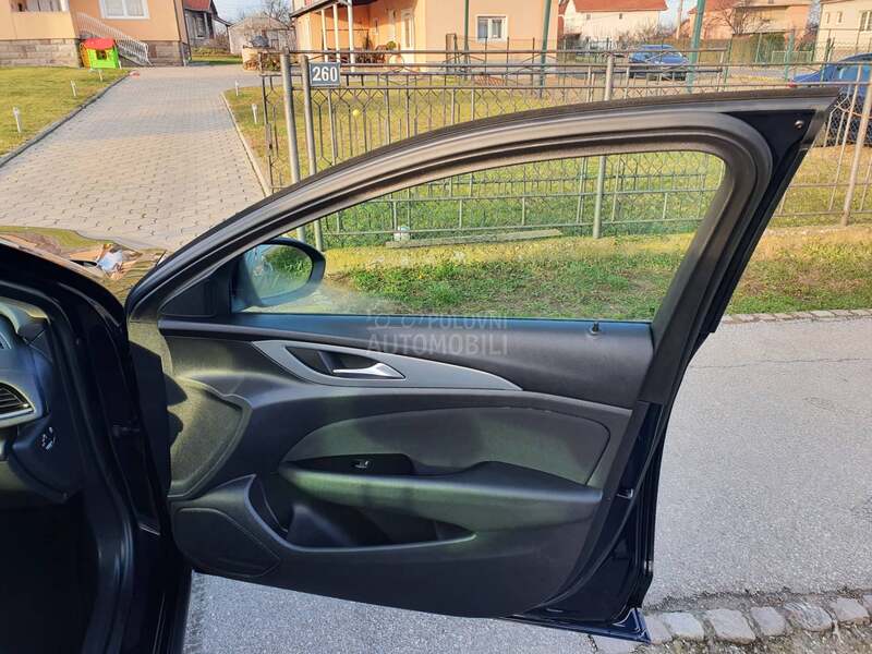 Opel Insignia 1.6 D SW