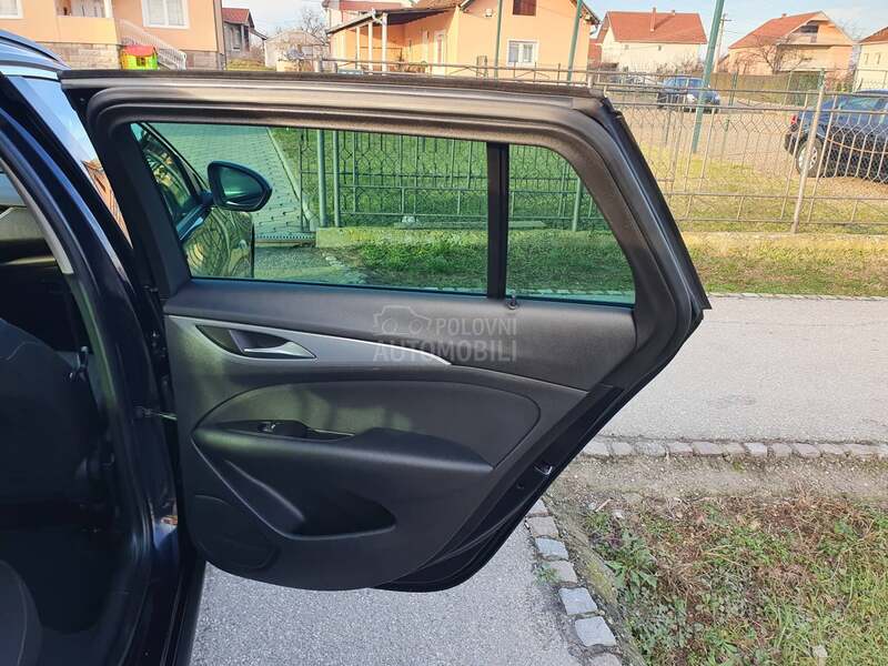 Opel Insignia 1.6 D SW