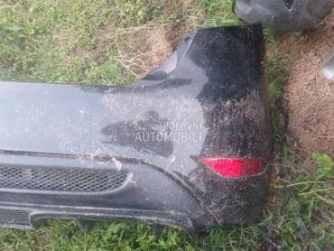 zadnji branik 2015 za Ford Fiesta od 2009. do 2015. god.