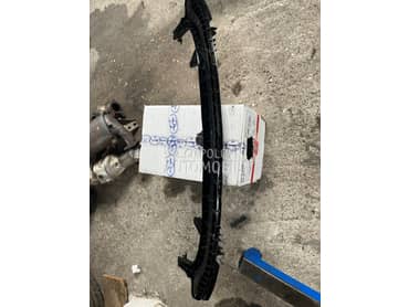 Nosac prednjeg branika za Opel Astra J od 2009. do 2016. god.