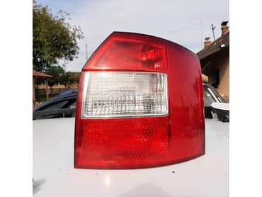 desno stop svetlo za Audi A4 od 2001. do 2004. god.