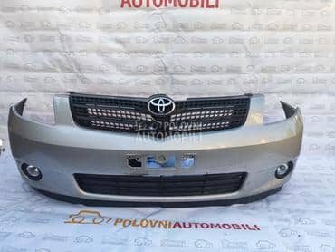 branik za Toyota Corolla Verso od 2001. do 2004. god.