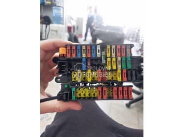 Osiguračka kutija za Peugeot 406