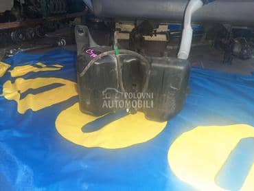 boca za tecnost brisaca za Citroen C5 od 2004. do 2008. god.