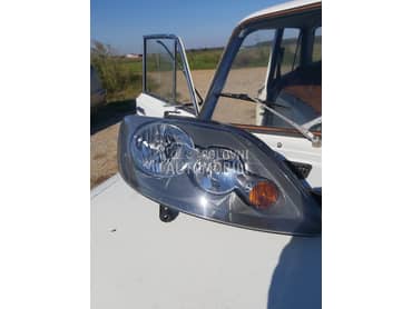 desni far golf5 plus za Volkswagen Golf 5