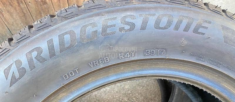 Bridgestone 235/55 R17 Zimska