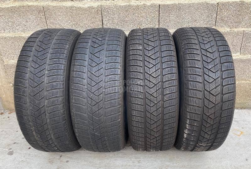 Pirelli 235/60 R18 Zimska