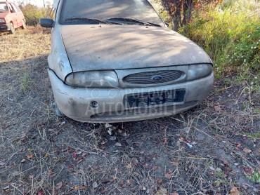 komletan auto za delove za Ford Fiesta od 1996. do 1998. god.
