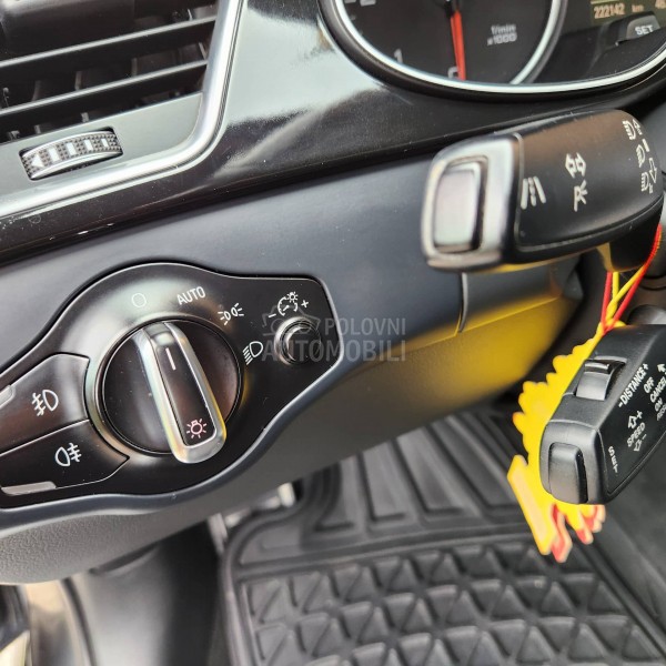 Audi A4 3XS LINE KAO N0V