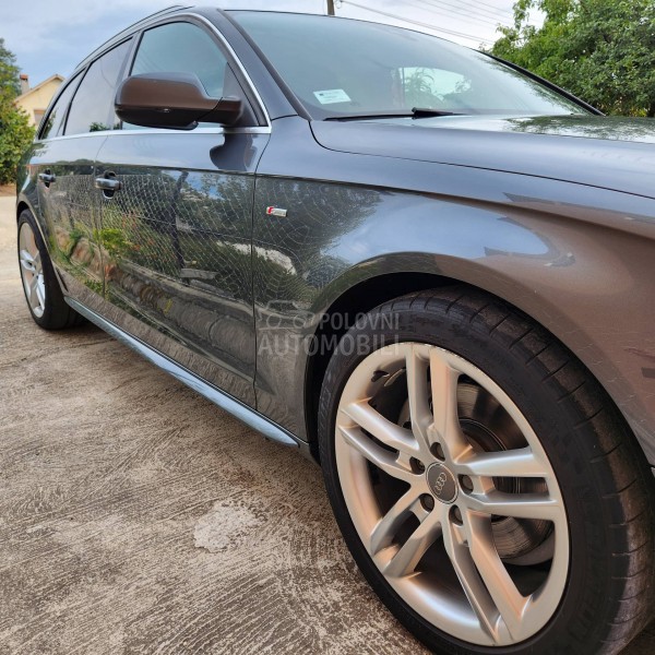 Audi A4 3XS LINE KAO N0V