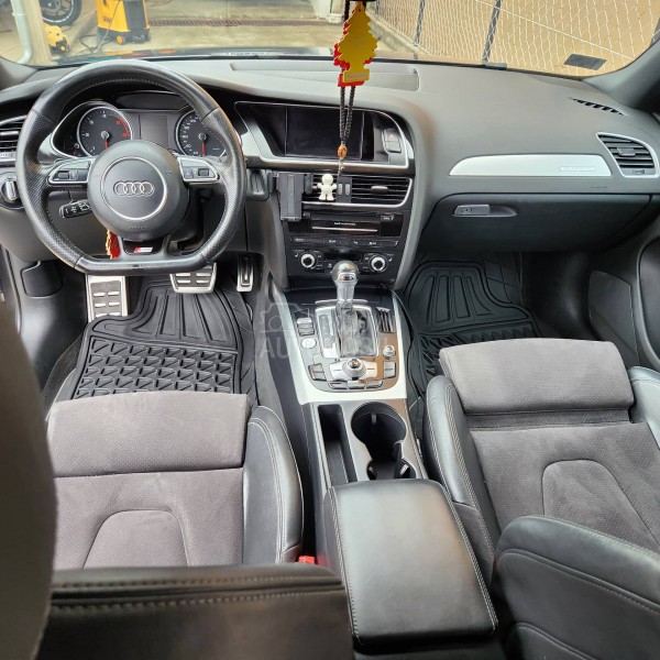 Audi A4 3XS LINE KAO N0V